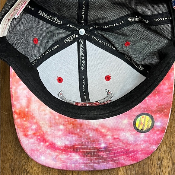 Mitchell & Ness Chicago Bulls Tie Dye Brim Embroidered SnapBack Hat - Picture 9 of 14